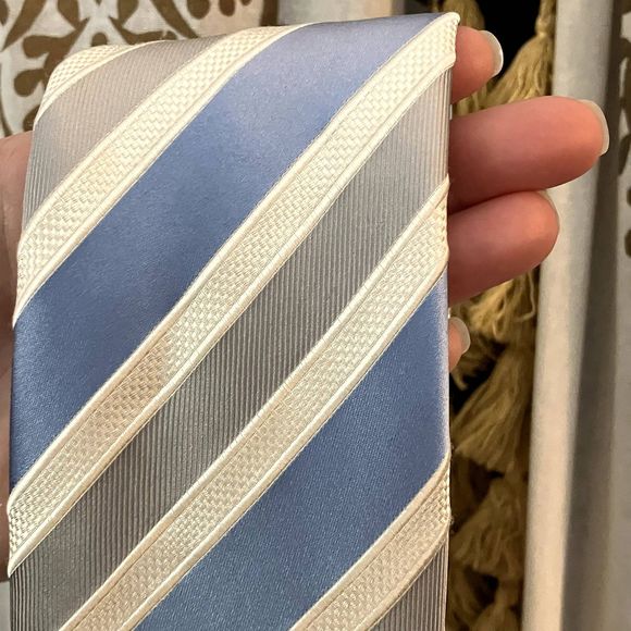 Donald Trump Signature Collection Men's Silk Tie Blue Grey Silver White Striped - Picture 7 of 8